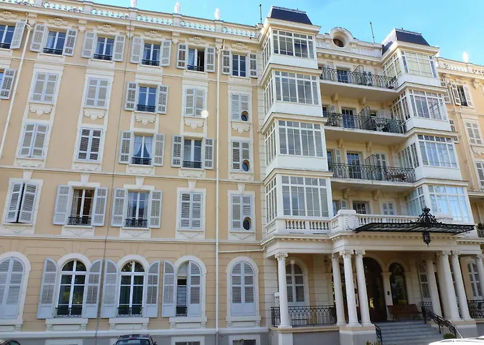 Le Splendide - Dans Ancien Palace A Proximite Des Thermes Chevalley, Magnifique Vue Sur Et Lac, Au Calme ! Mae-7614